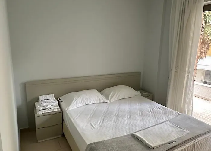 2 Bedroom Free Park Wifi Apartment Vlorë