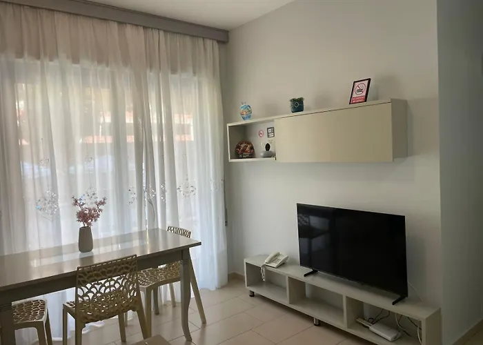 2 Bedroom Free Park Wifi Apartment Vlorë