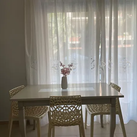 2 Bedroom Pool View Apartment *